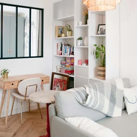 Nice 24 M Decorated And Refurbished With Wifi Appartement Parijs