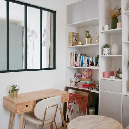 Appartement Nice 24 M Decorated And Refurbished With Wifi Parijs